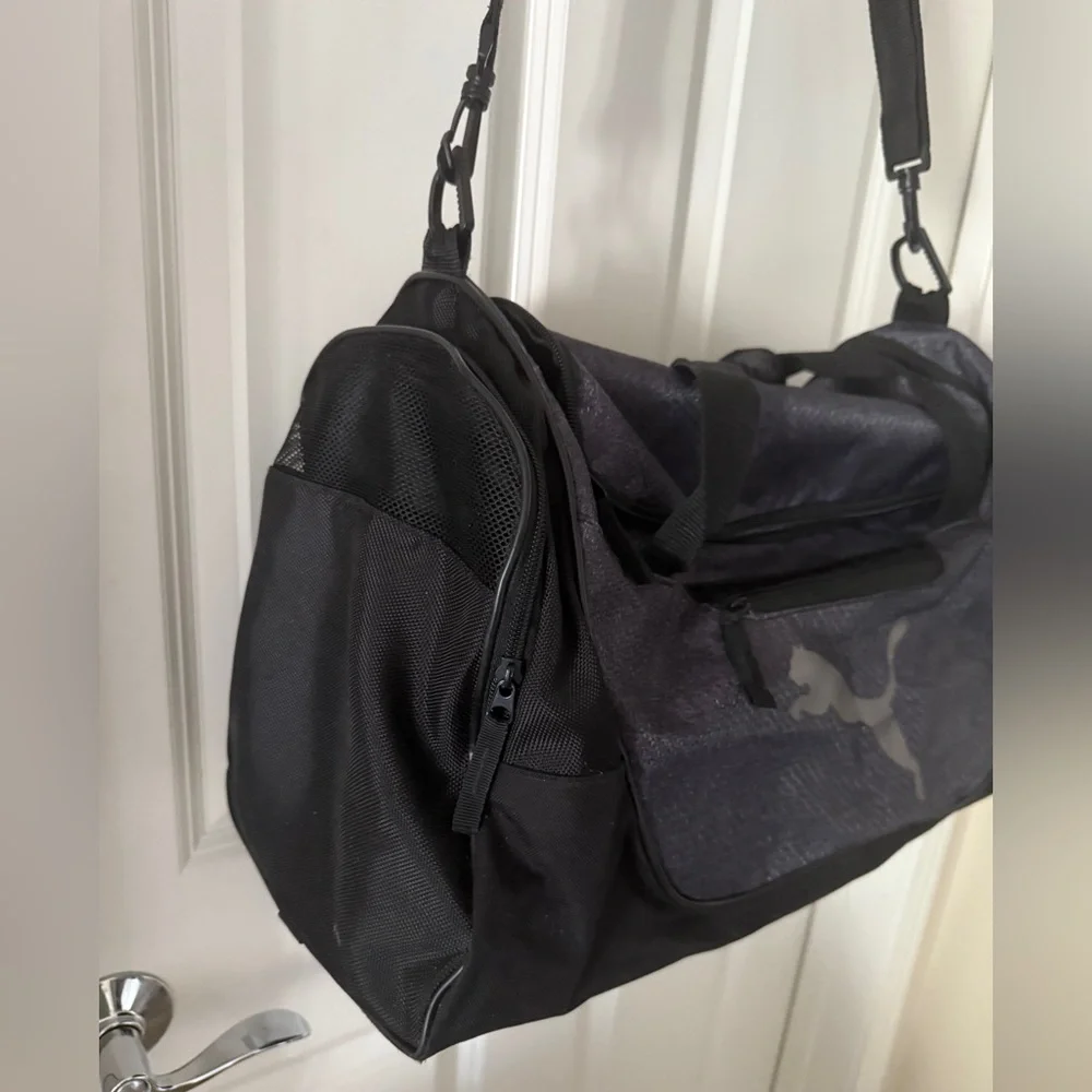 Puma Black Duffel Bag Sleek Modern Design